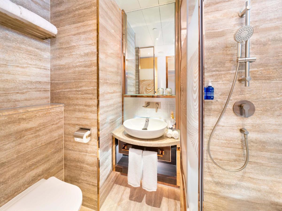 Regala Skycity Hotel Hongkong Buitenkant foto
